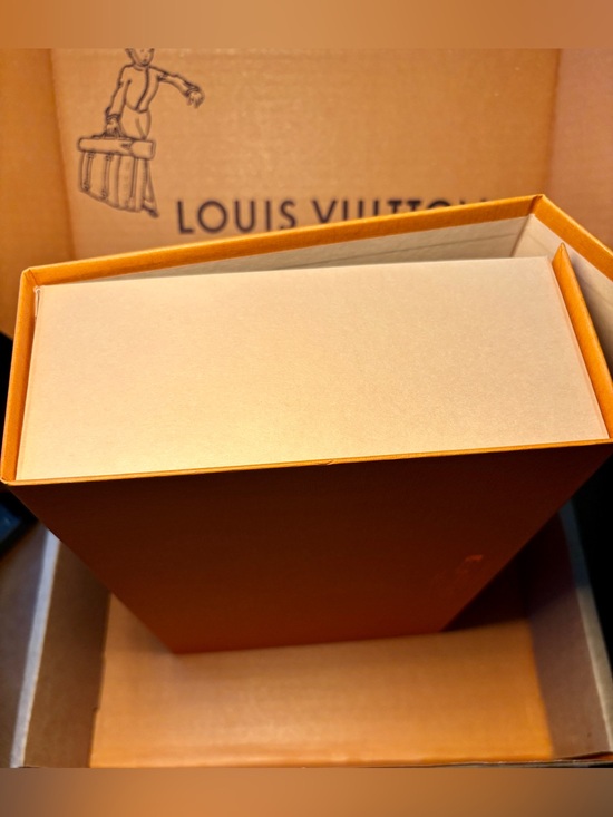 Authentic Louis Vuitton Orange Gift Box with Dust Bag 5.5 Authentic Louis Vuitton Signature Orange Textured Gift Box Approx.11” x 7” x 3”